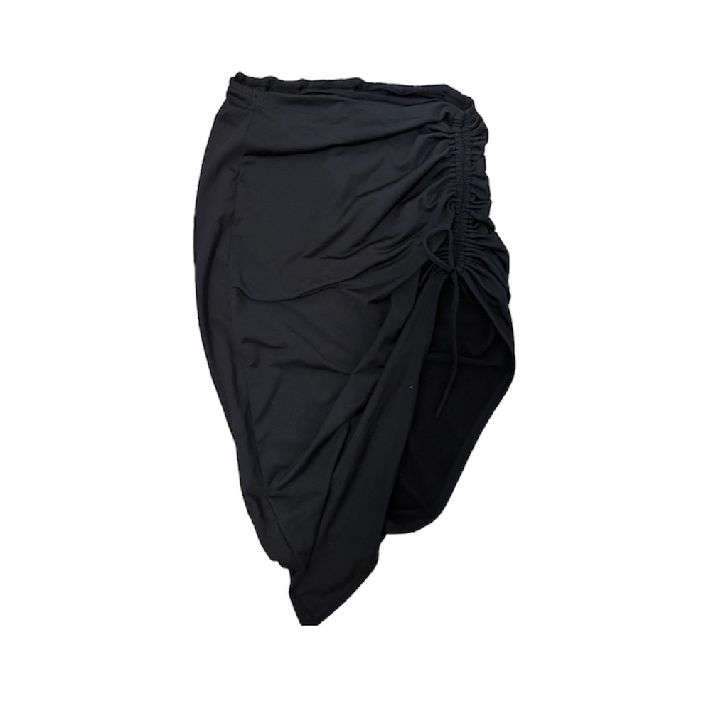 Black sinched skirt